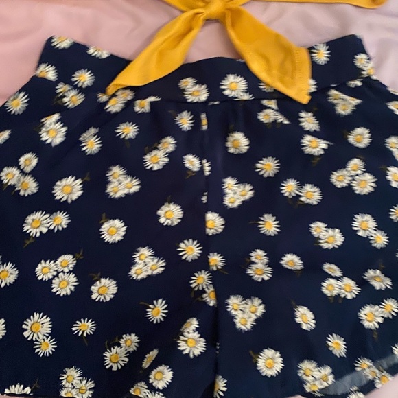 Lily Bleu 2 piece Daisy matching short and shirt set size 7/8 - Picture 4 of 6